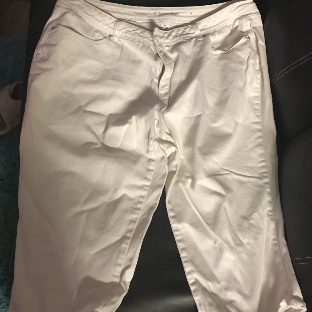 White Capri Jeans